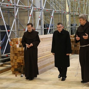 Kardinal Bozanić obišao crkvu sv. Franje Asiškog i samostan na Kaptolu